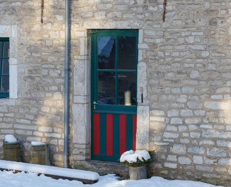 Menuiserie-Riche-porte-exterieure-cottage-mi-vitree-croisillons-verte.jpg